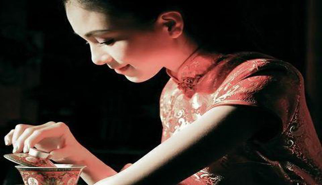 勾魂旗袍女子照片，數(shù)不盡的嫵媚與風(fēng)流！